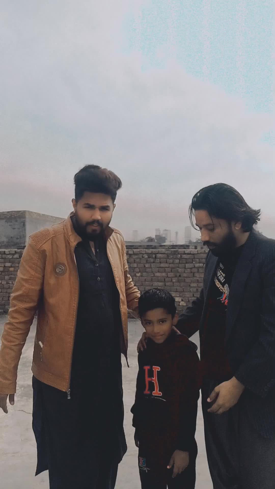 @LAJPAL Army ✍️💯