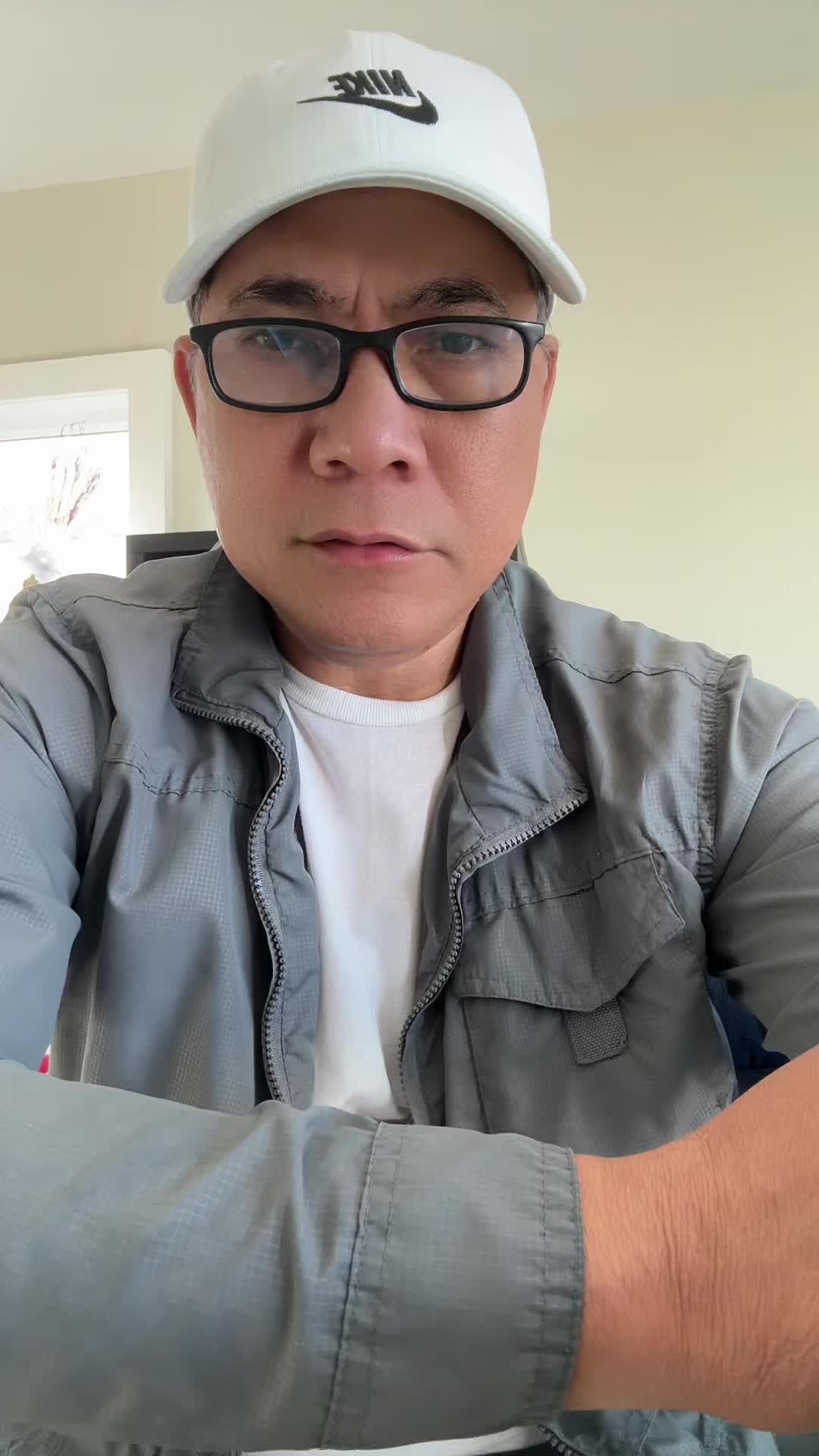 @Kneeroh