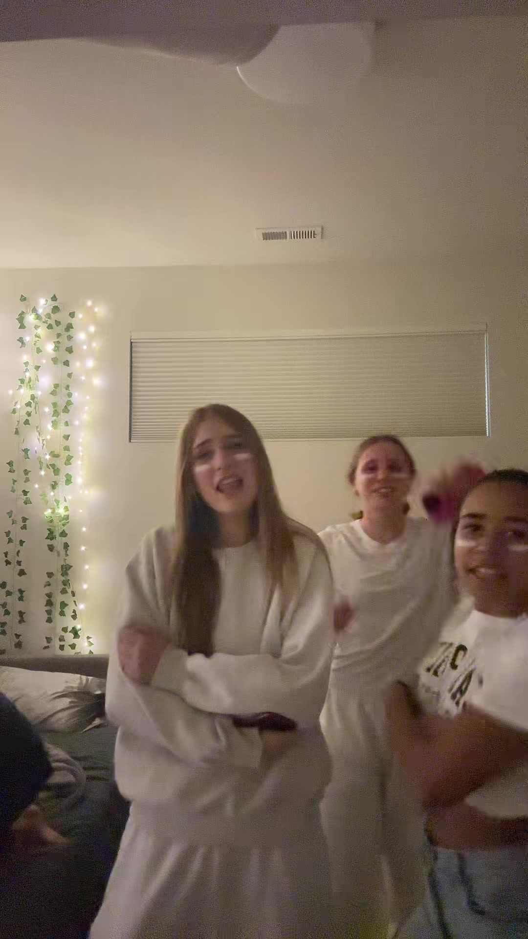 @sloane.daviss