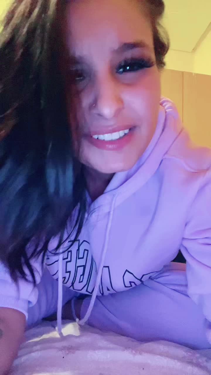 @mollykamoly