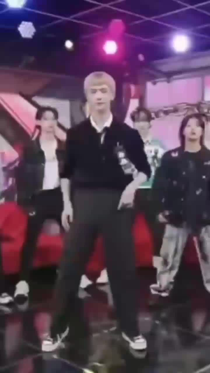 @lay💥