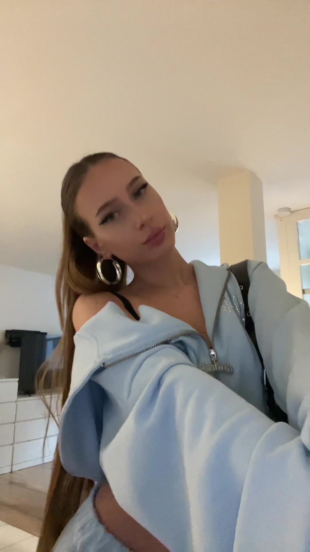 @Larissaxra