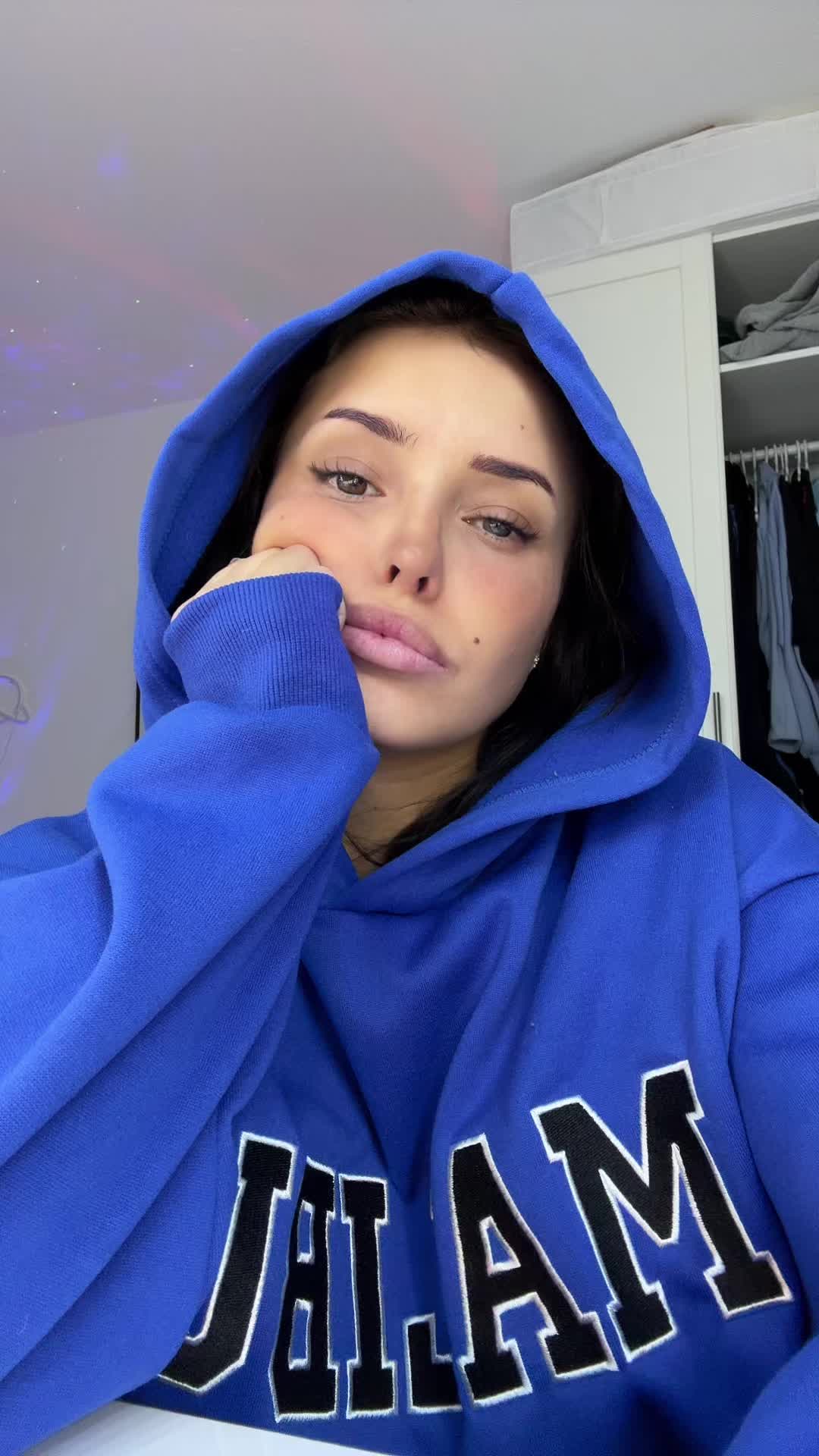 @𝐥𝐚𝐮𝐫𝐚