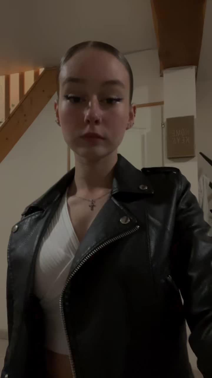 @𝐠𝐰𝐞𝐞🧸