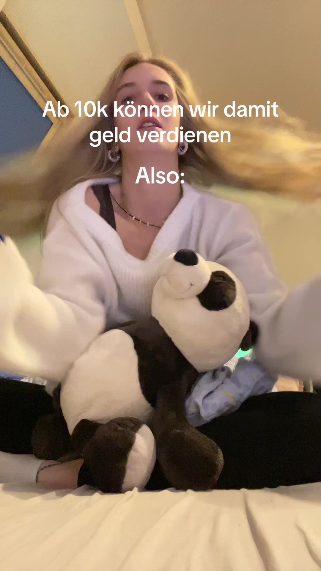 @official.mona