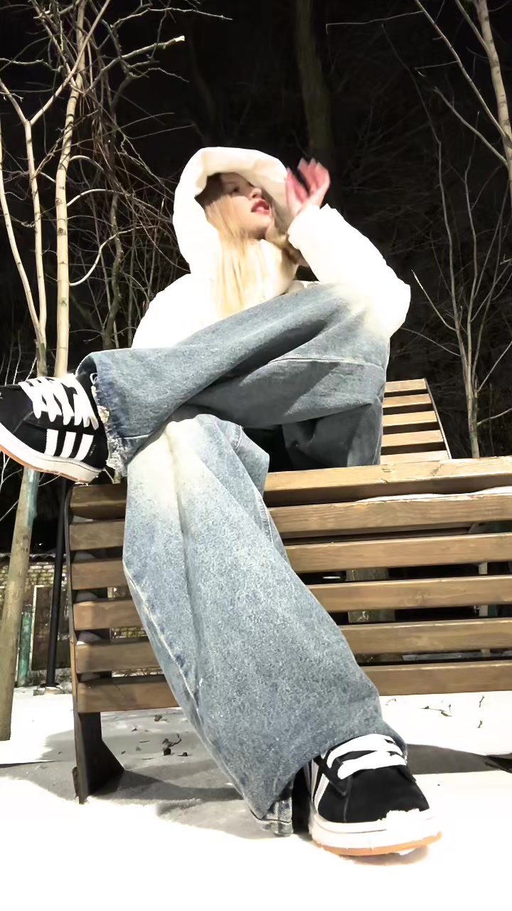 @еся