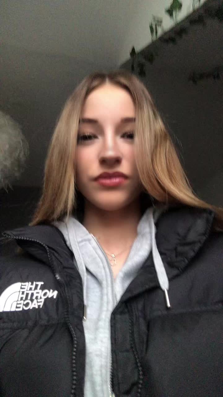 @zo&euml; 🤷&zwj;♀️