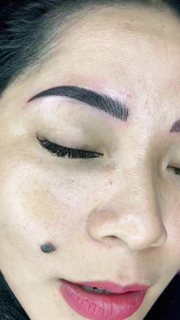 @Eyelash Lunar