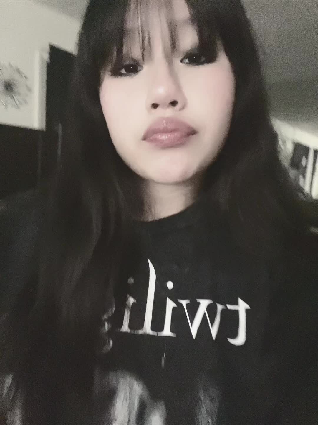 @isa ☮︎