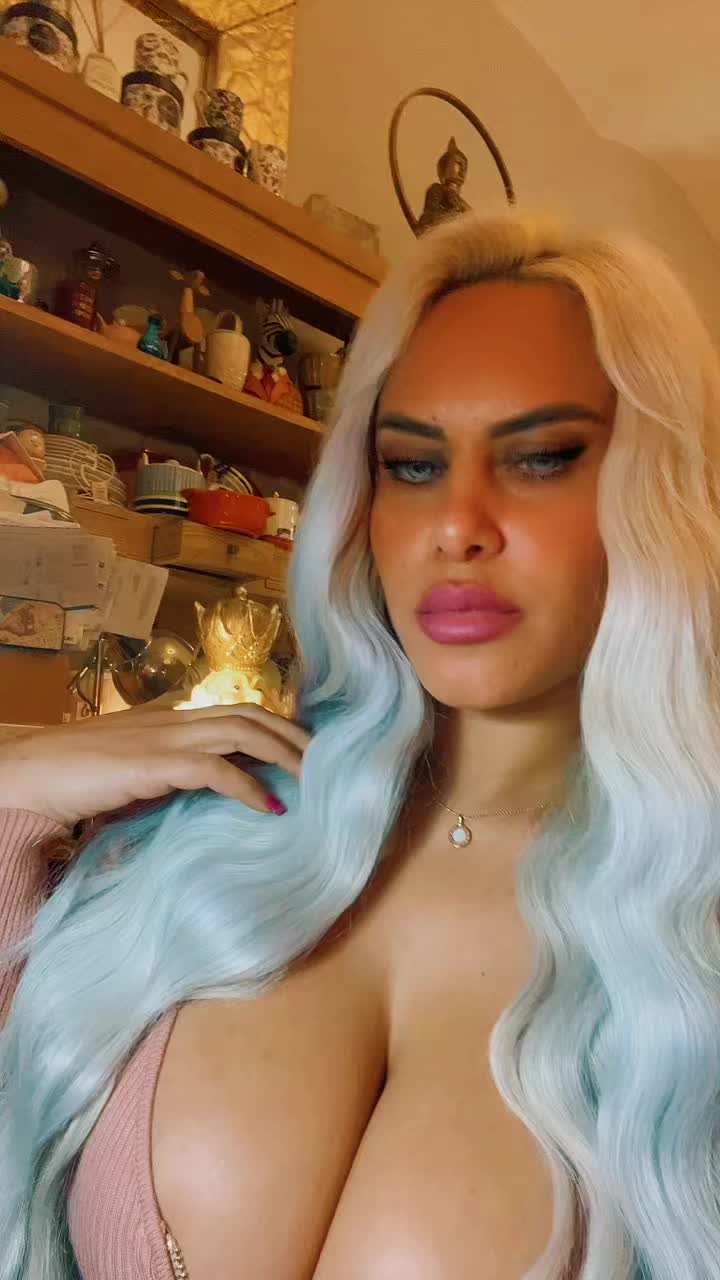 @Afrodite369