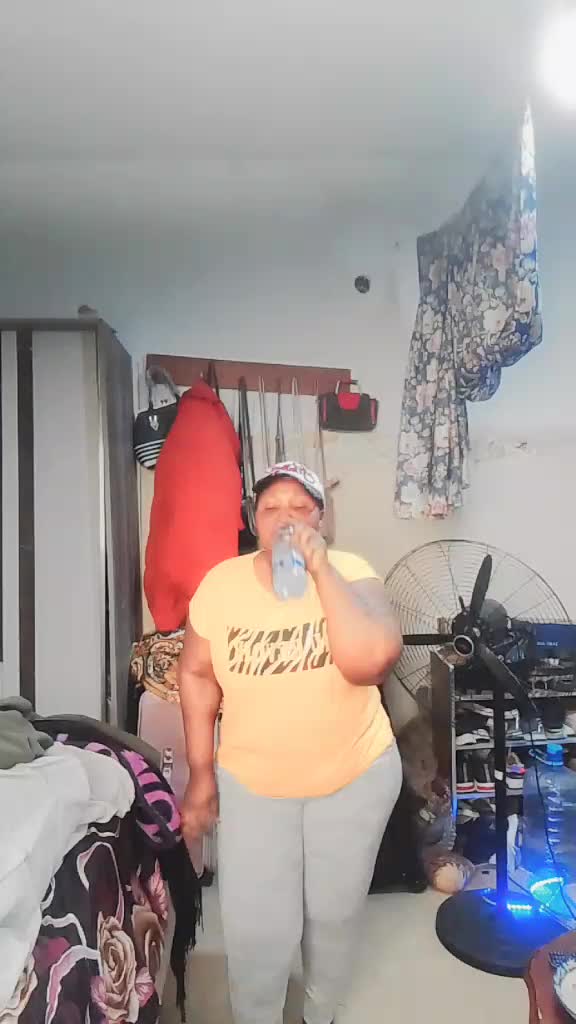 @APEKEADE 1🦋