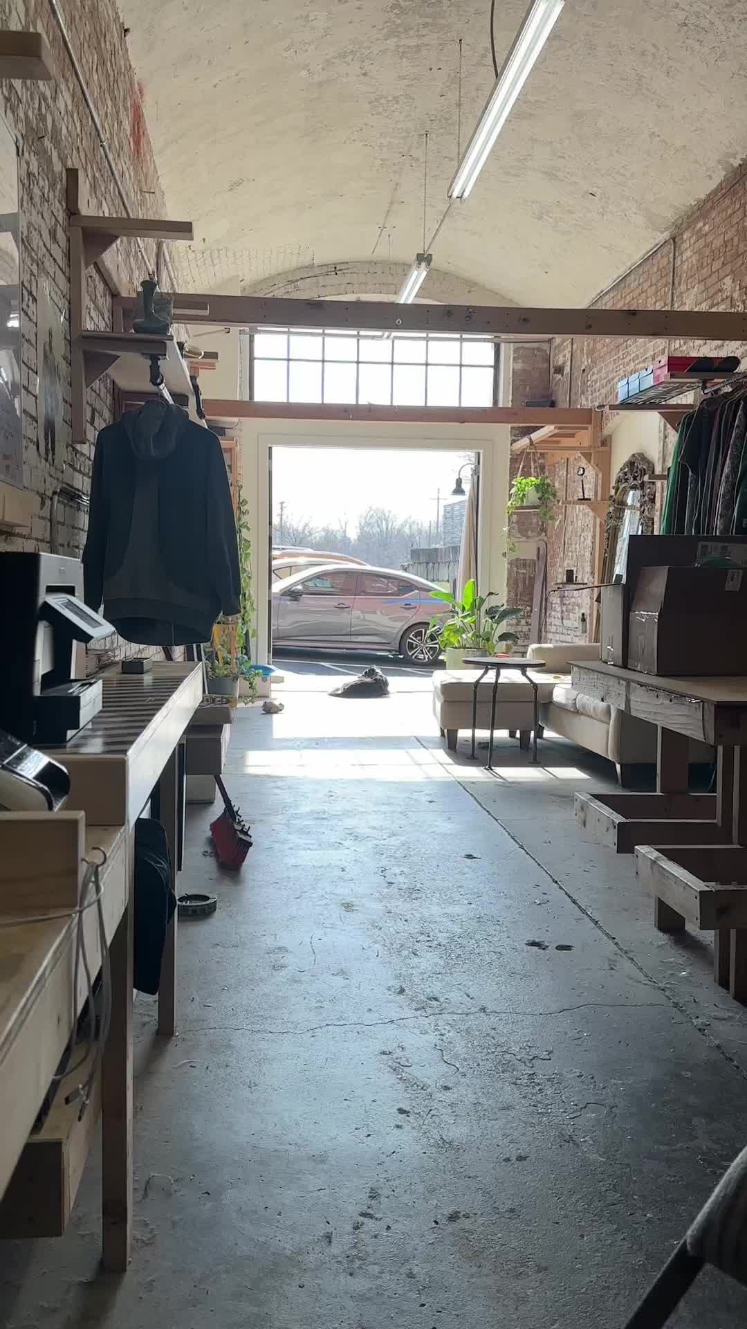 @YVX