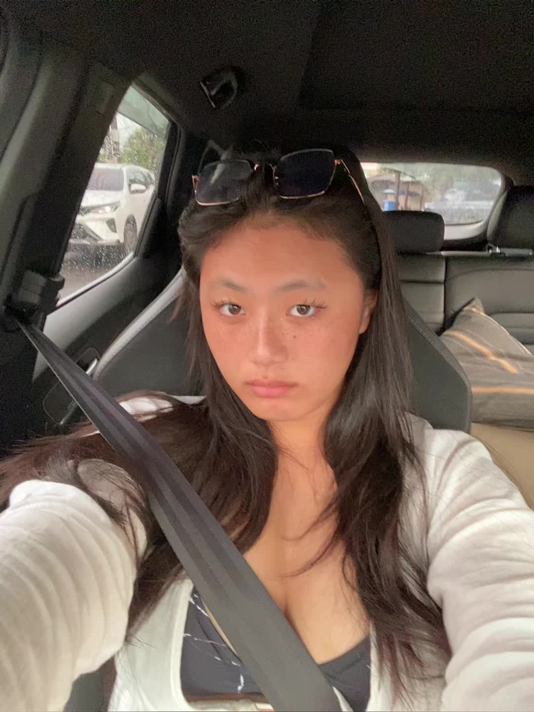 @mona