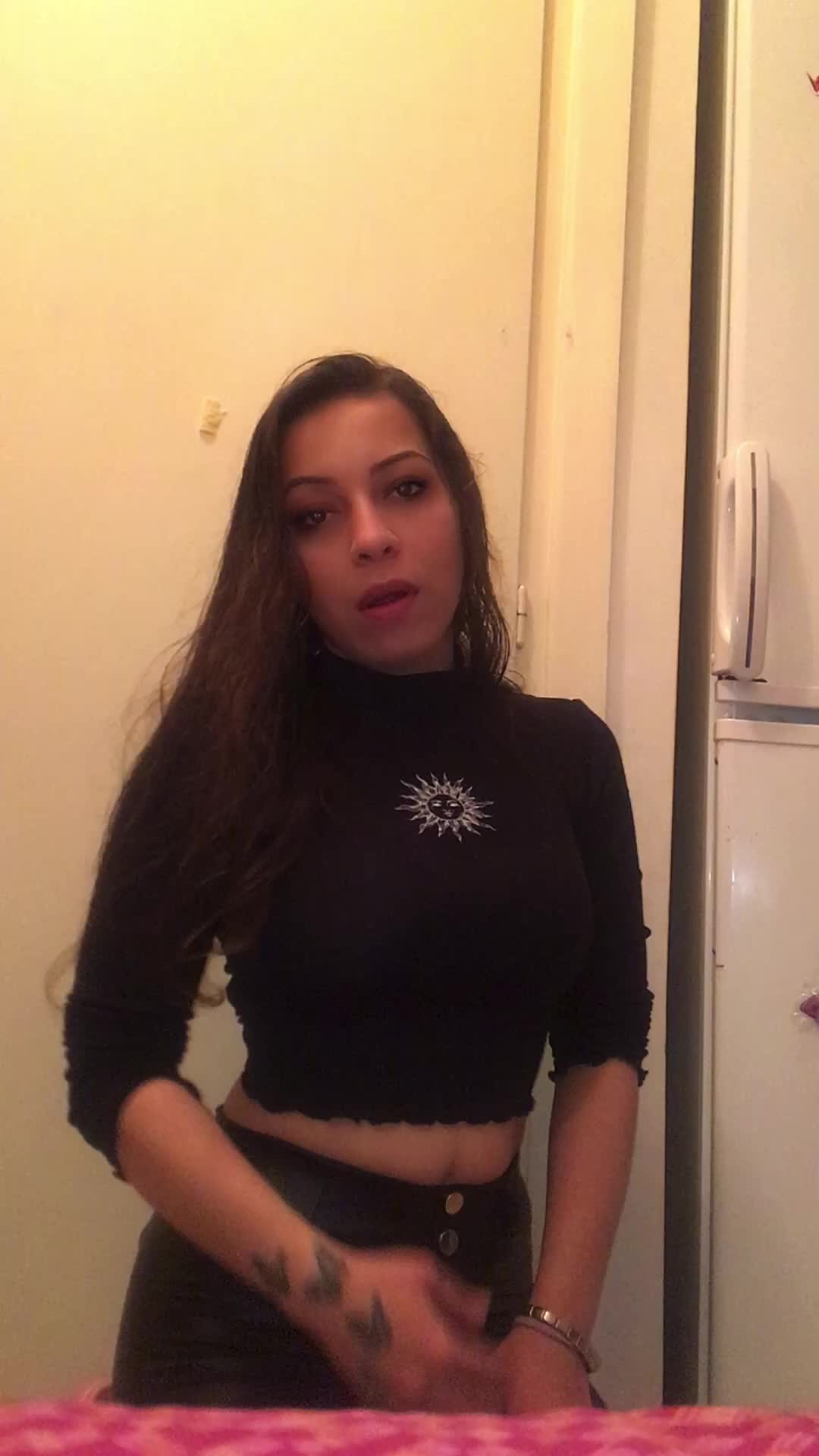 @Szimi🦋🖤