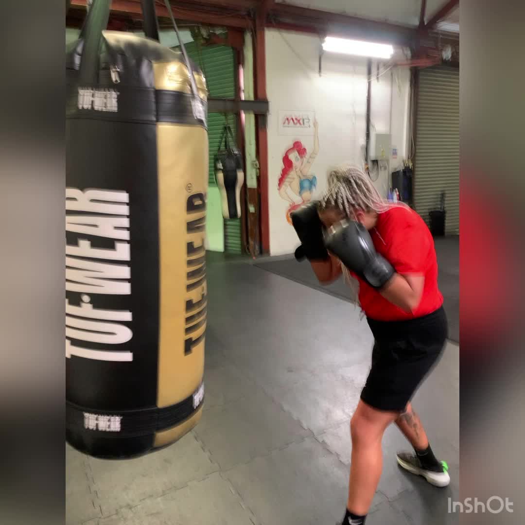 @Beezboxing🐝🥊🥊✨✨