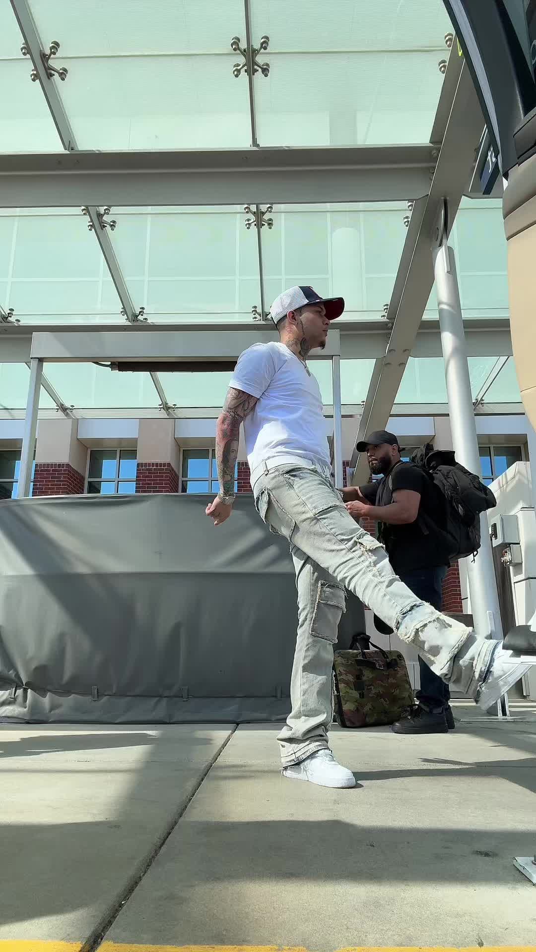 @JeyOne