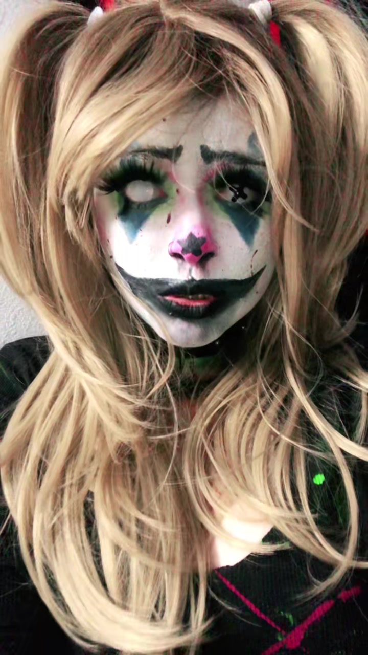@Giggles the clown