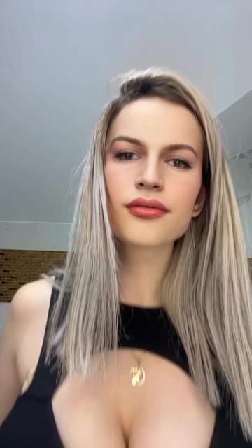 @Lorean Busty 😘