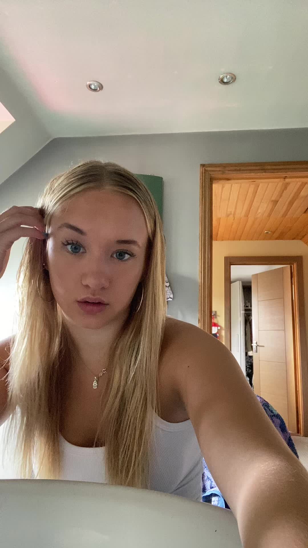 @mollynorman