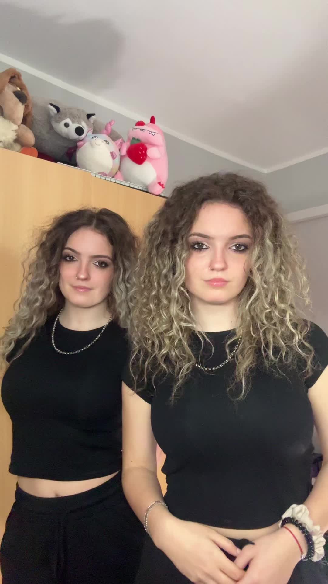 @🖤Ioana&Maria🖤