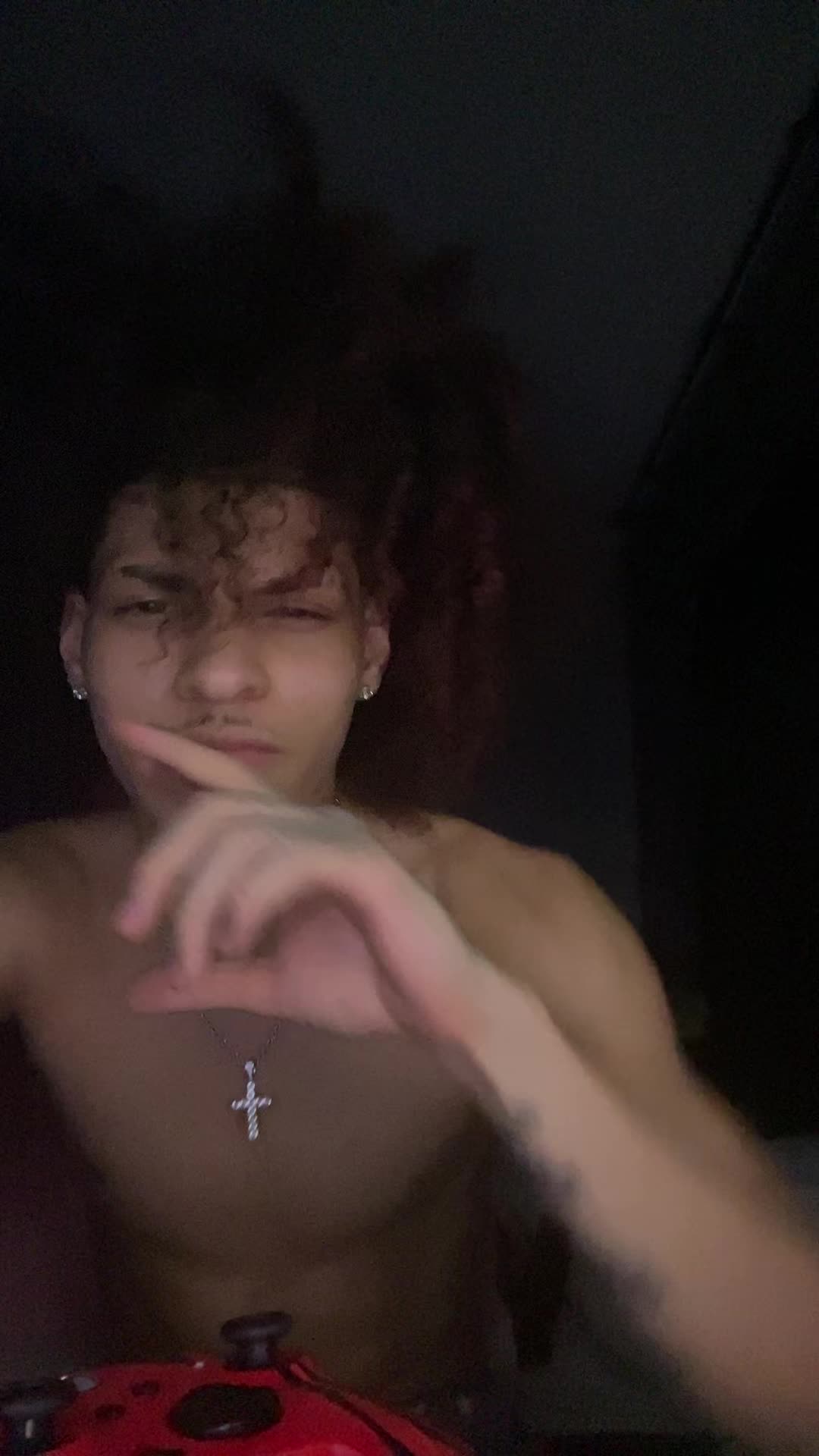 @Kenny&yuml;🧟&zwj;♂️