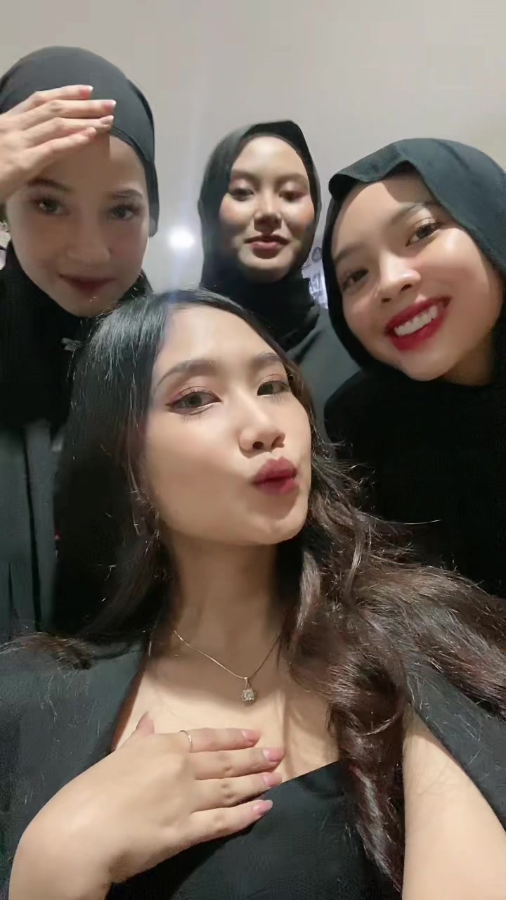 @zahrafayzaa