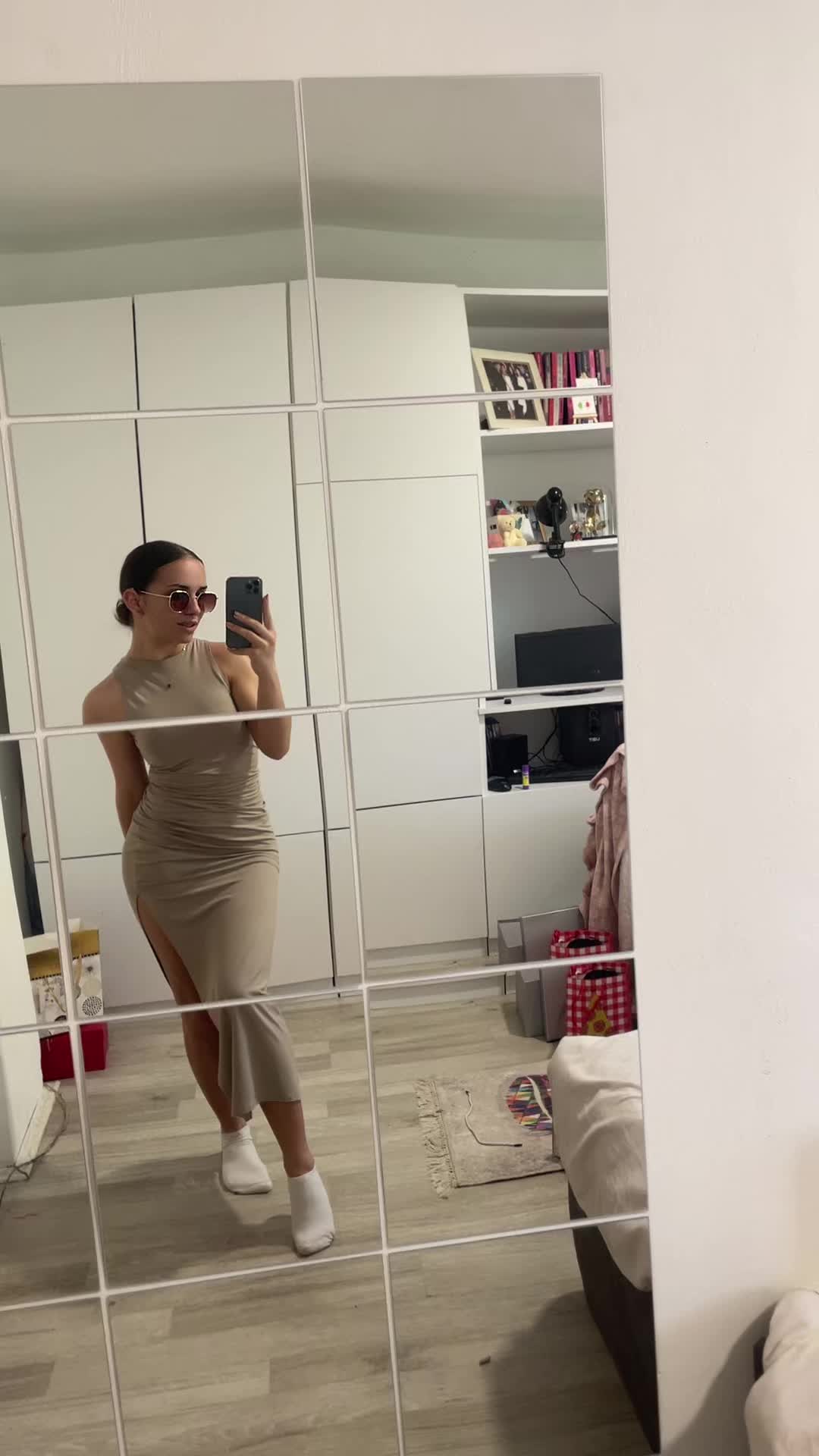 @leonoraaaa1