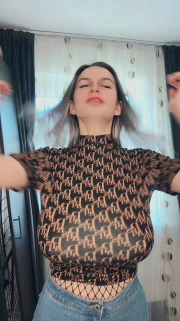 @Lorean Busty 😘