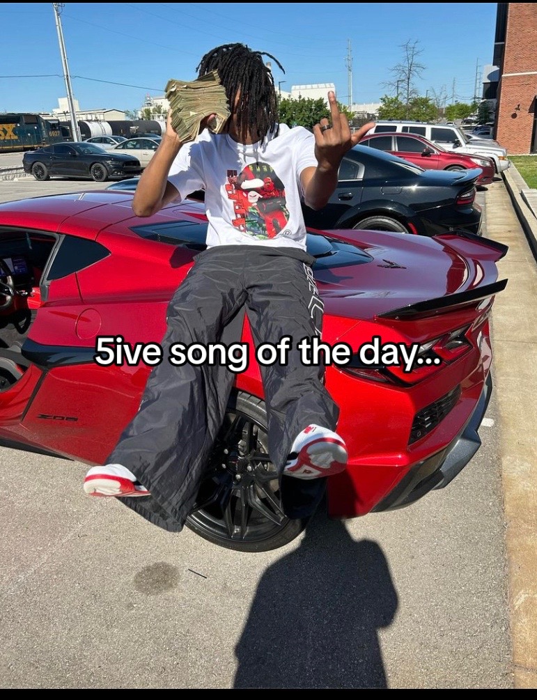 @Im just a music plug🔌