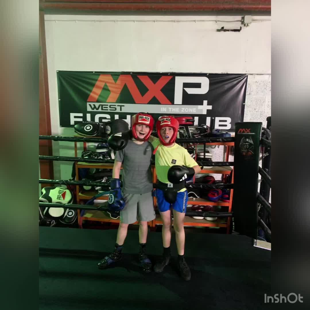@Beezboxing🐝🥊🥊✨✨