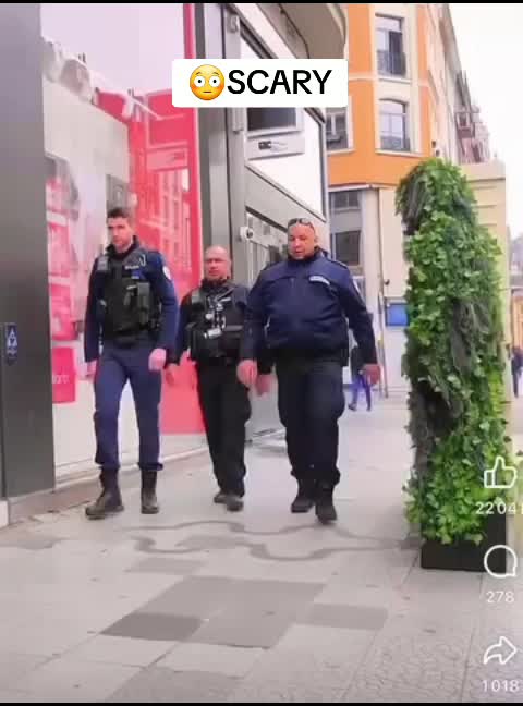 @Viral_Titans