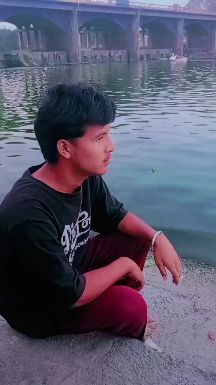 @sad boy😢😢💔💔