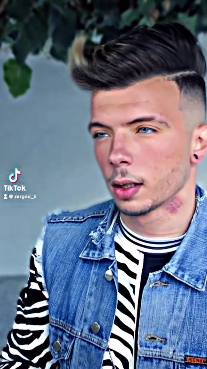 @Ziň__&Ocirc;ű 🐊👑