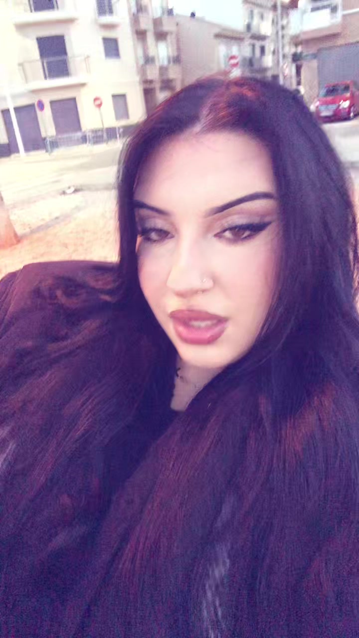 @Balkan queen 🇷🇴