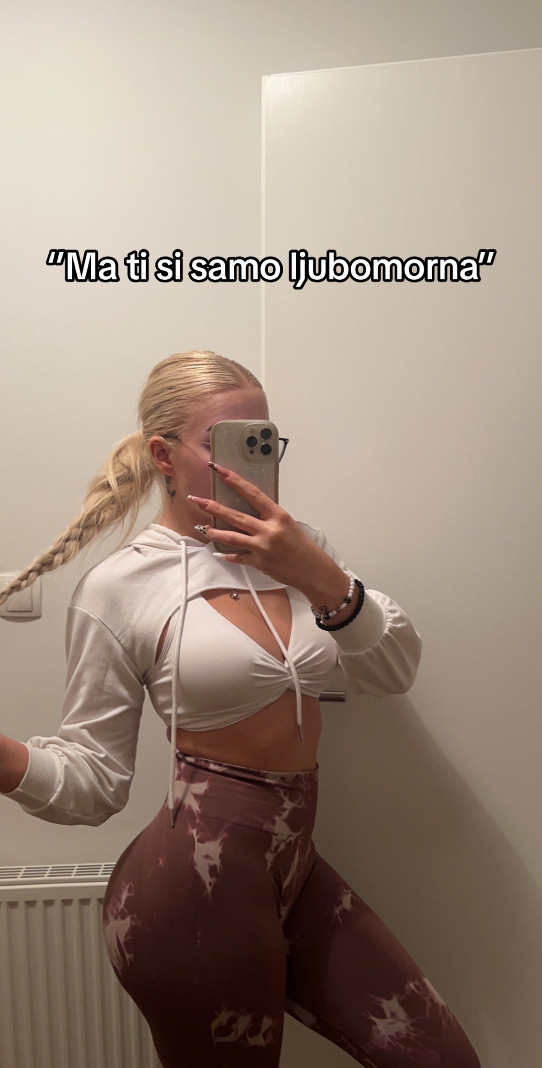 @Nina Ninči Karda&scaron;evič
