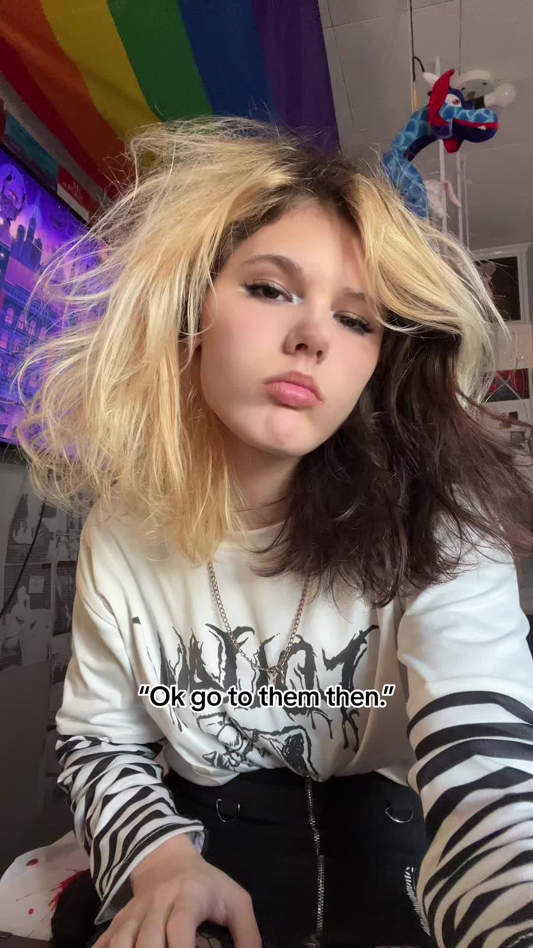 @🤡_Peek_A_Boo_🤡