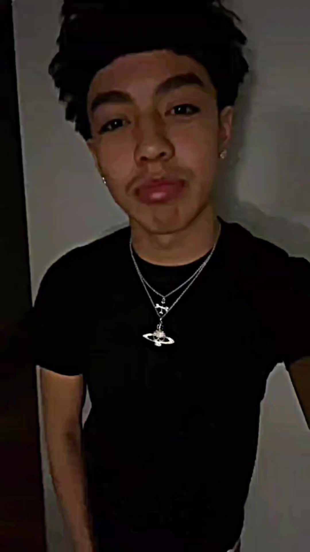 @- 🧟