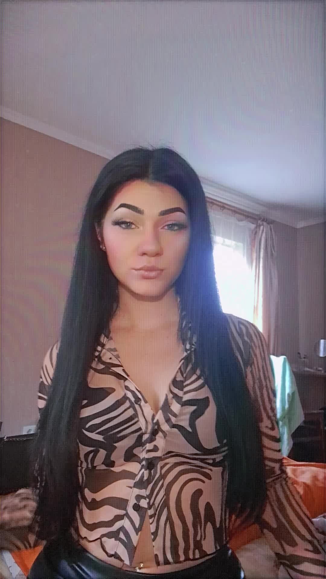 @ℬ🫦