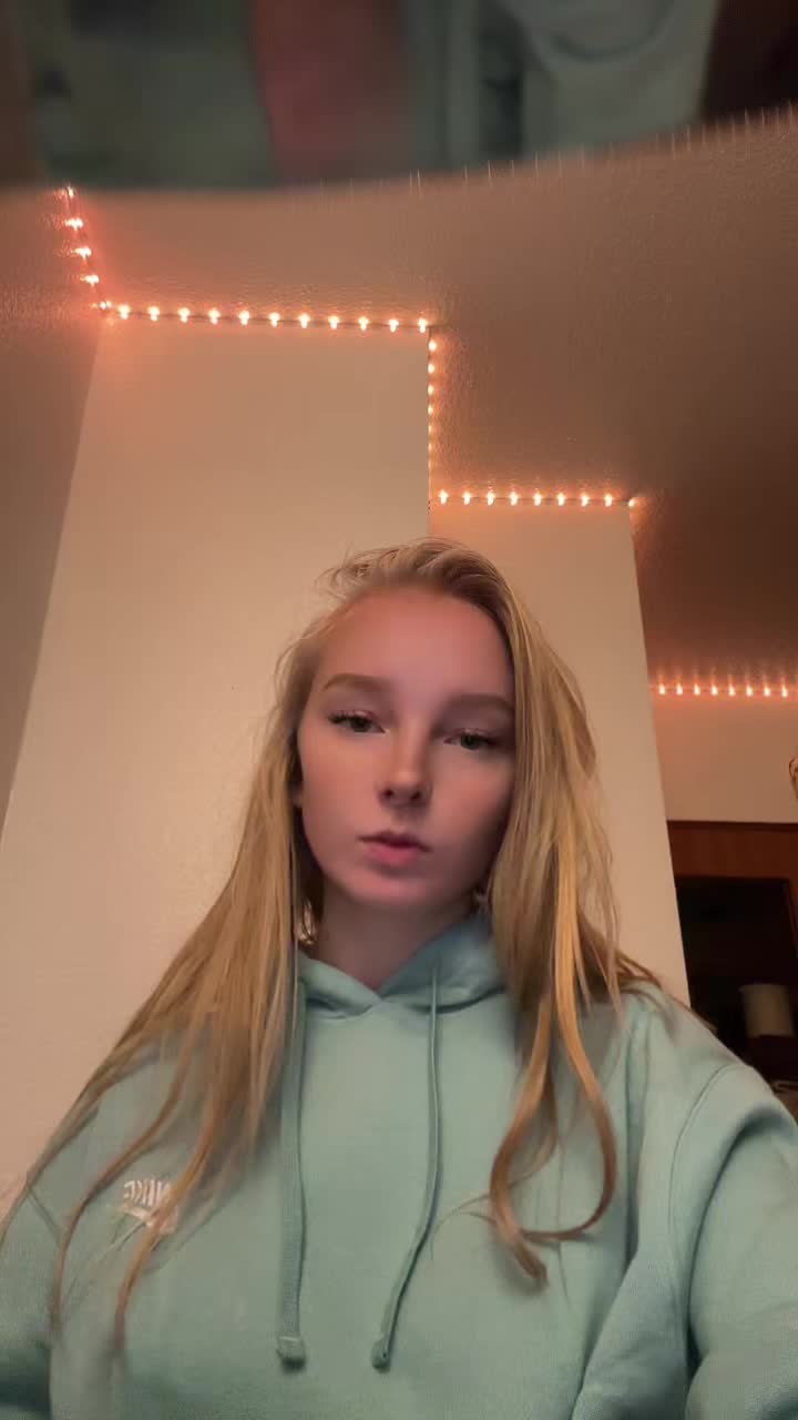 @Blonde_vivi