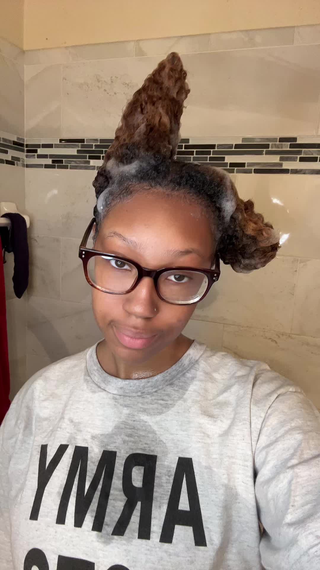 @Curlswithnia