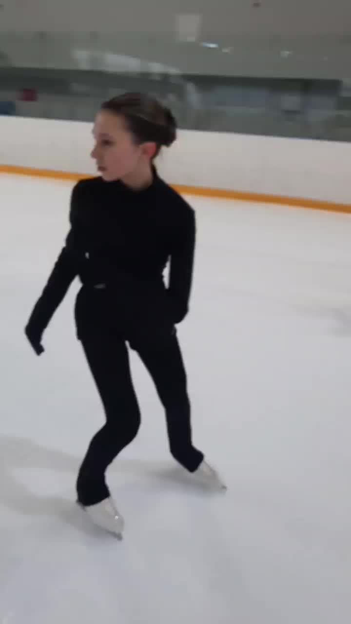 @⛸️