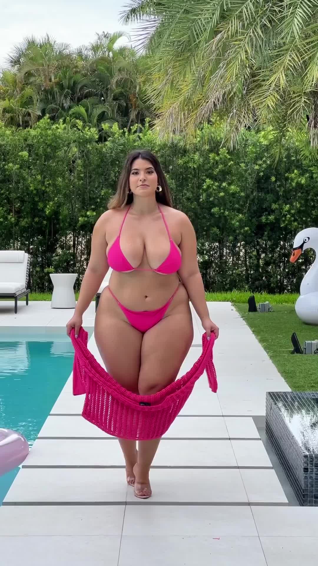 Can you handle her #fashion #follow #trendingvideo #newy.