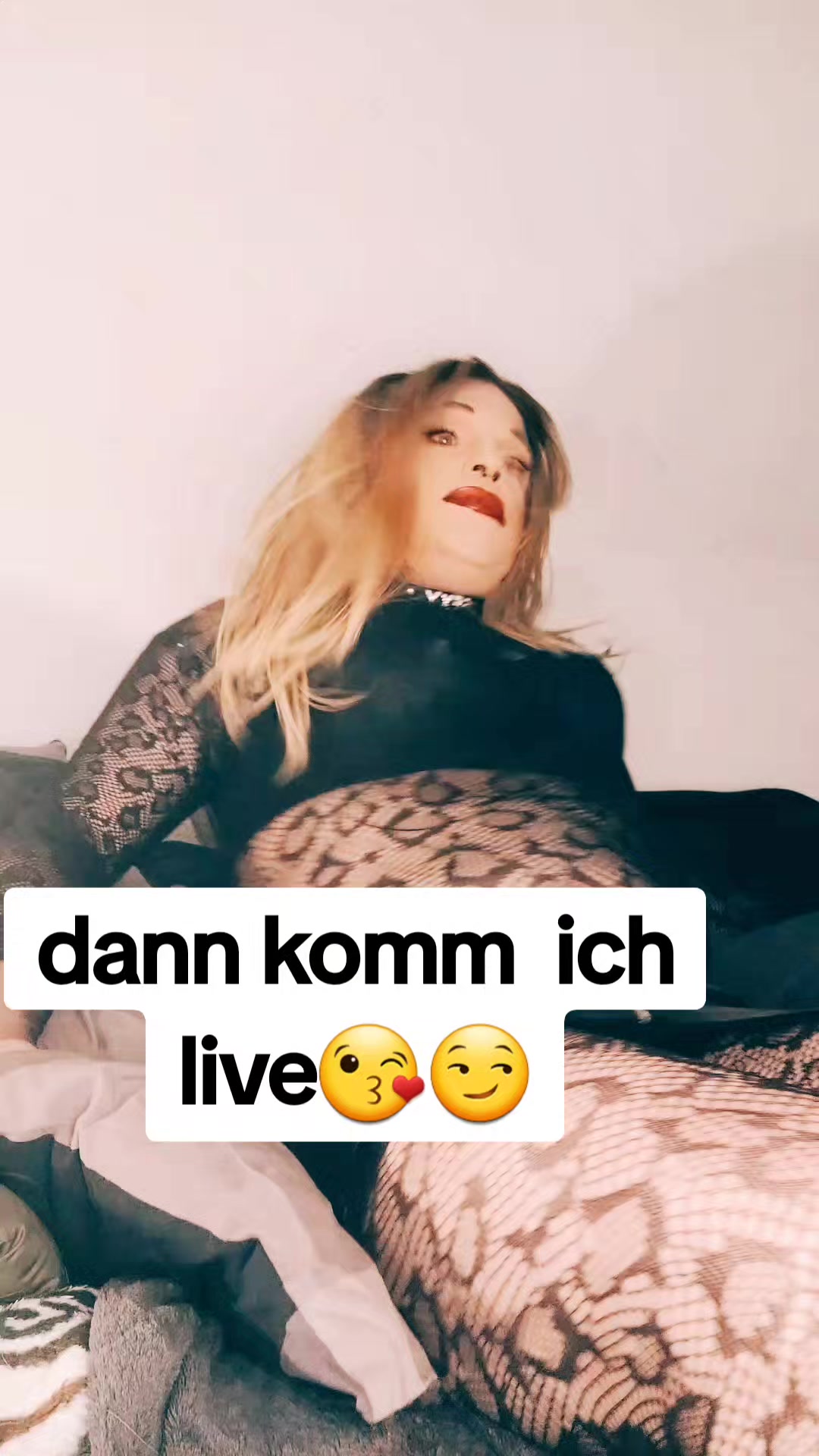 @Tomaia Live