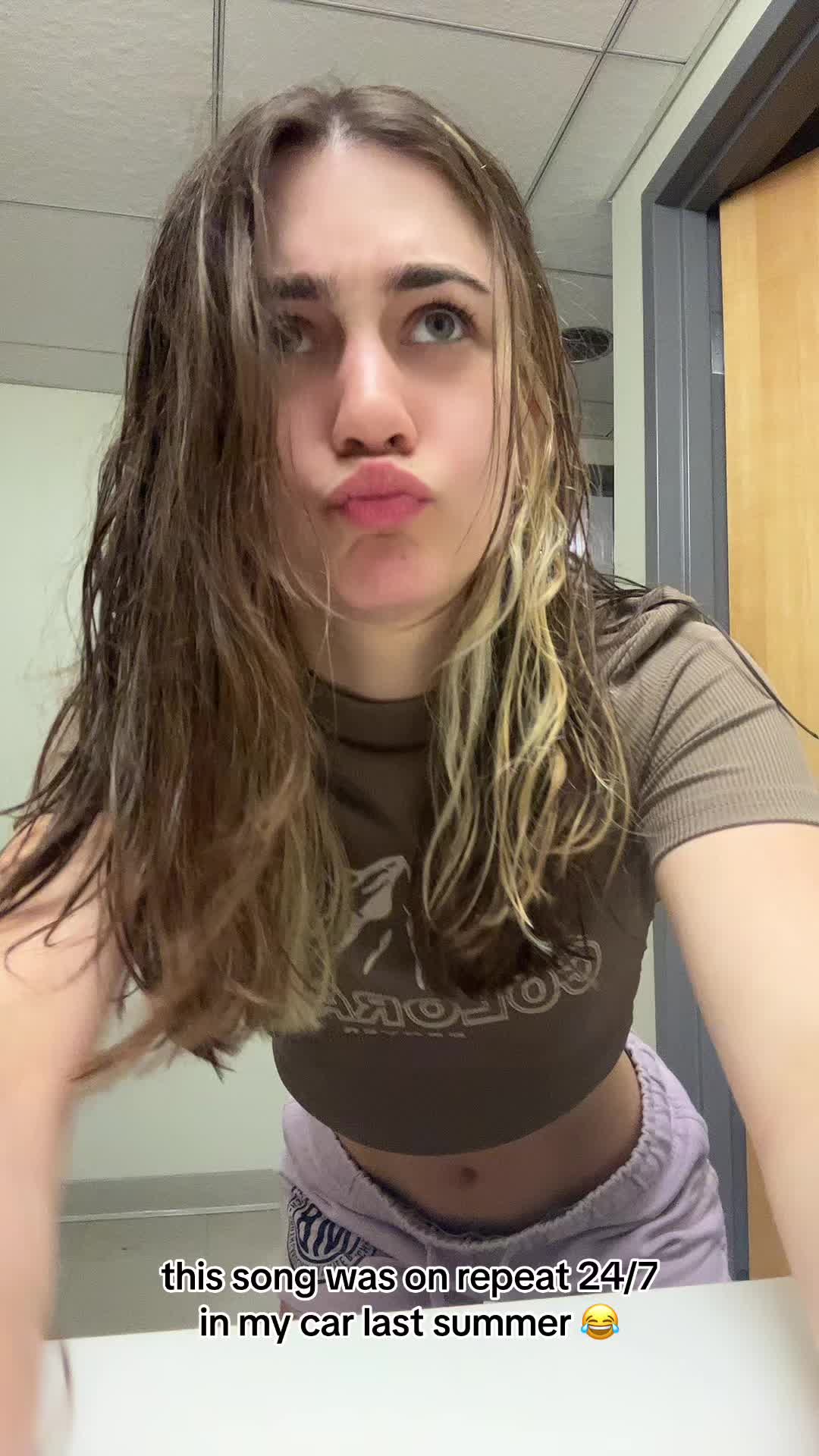 @😋