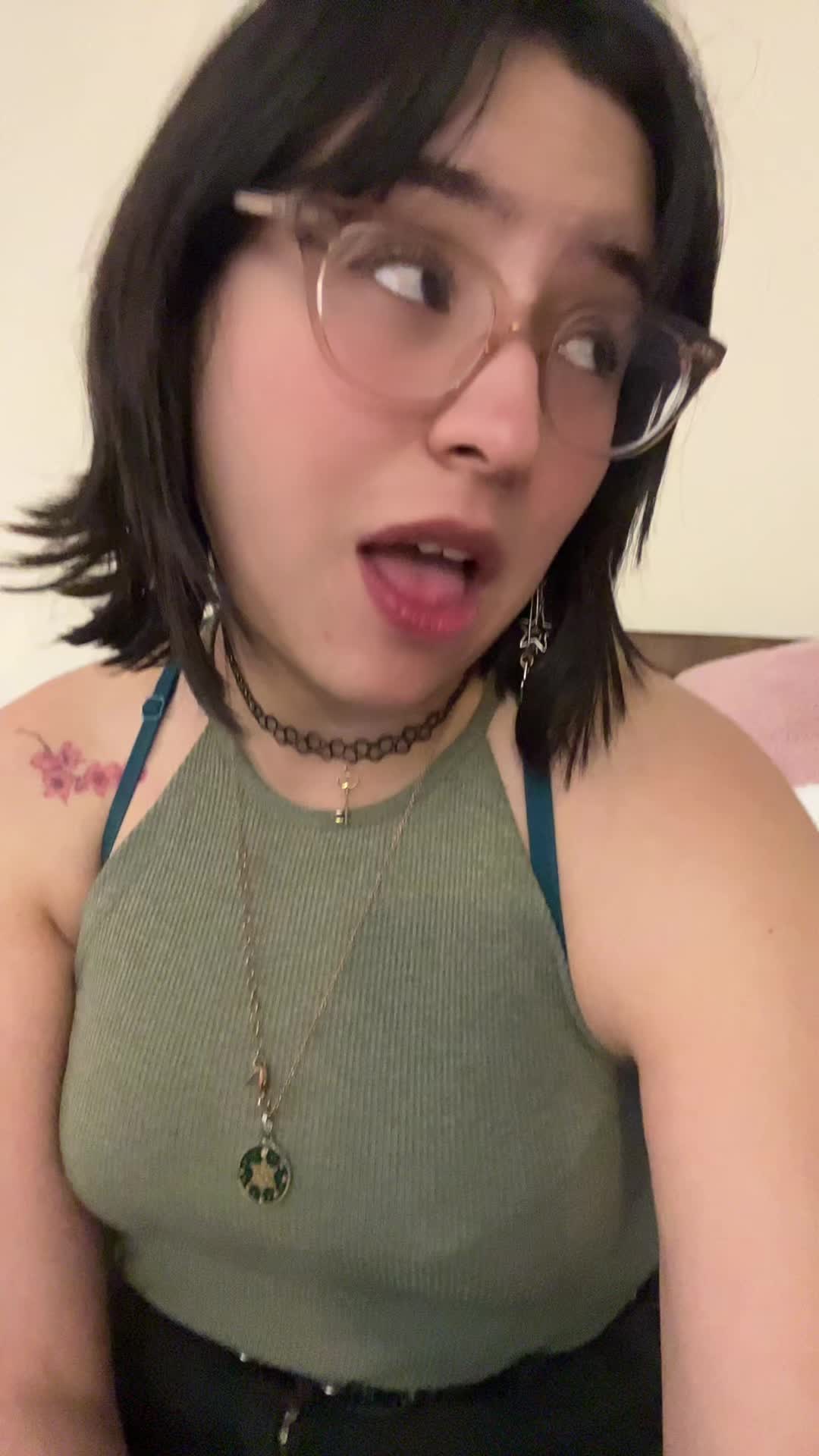 @Moontcerezita