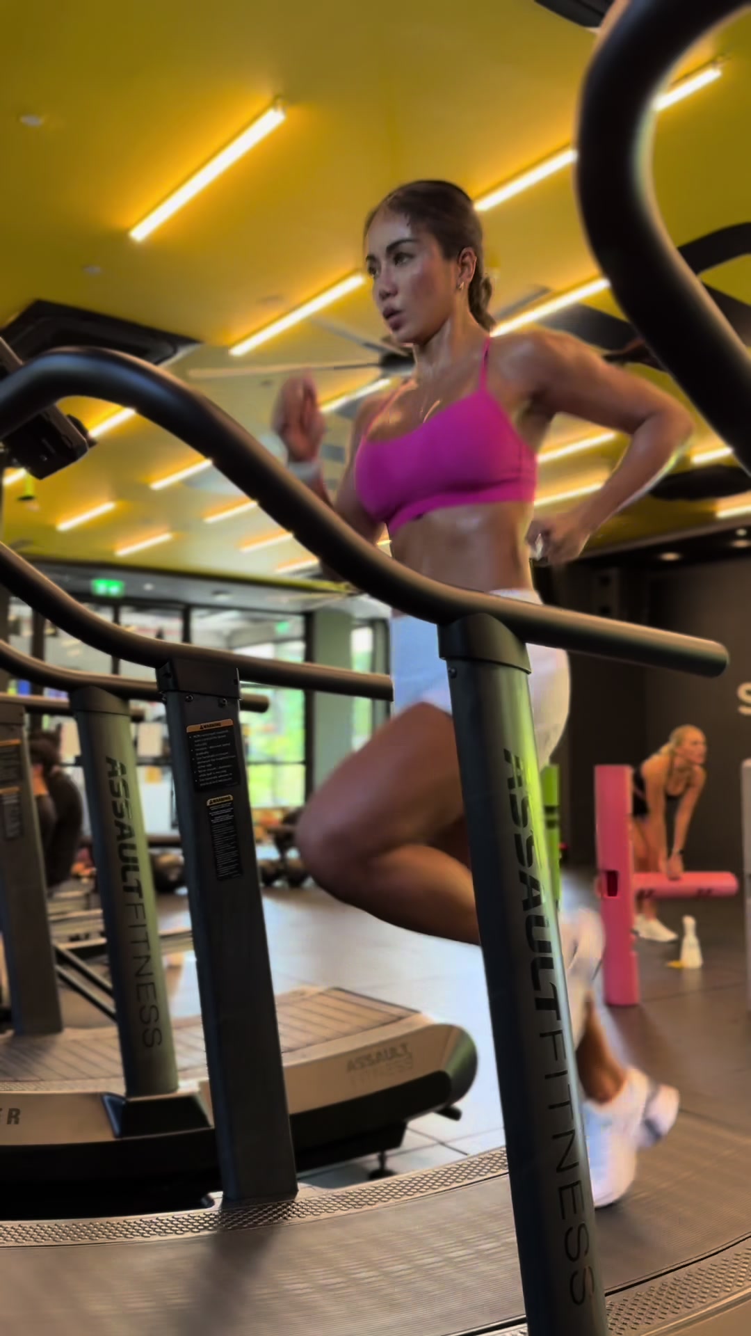 @Tinalovesfitness