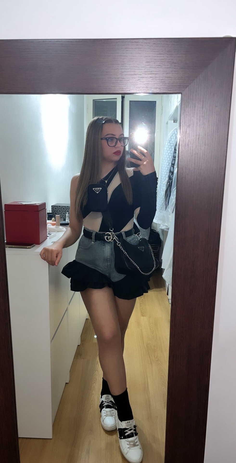 @𝒟🍒