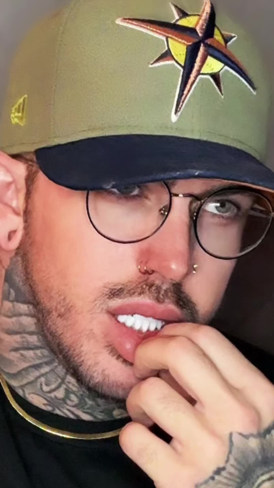 @DJ