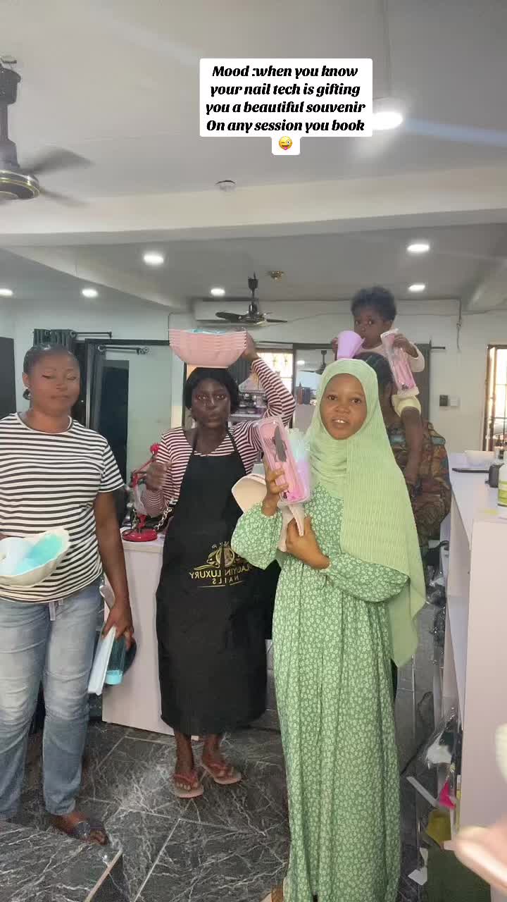 @NAIL TECHNICIAN IN IBADAN