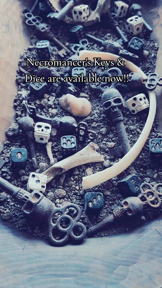 @MacabreMagicalCurios
